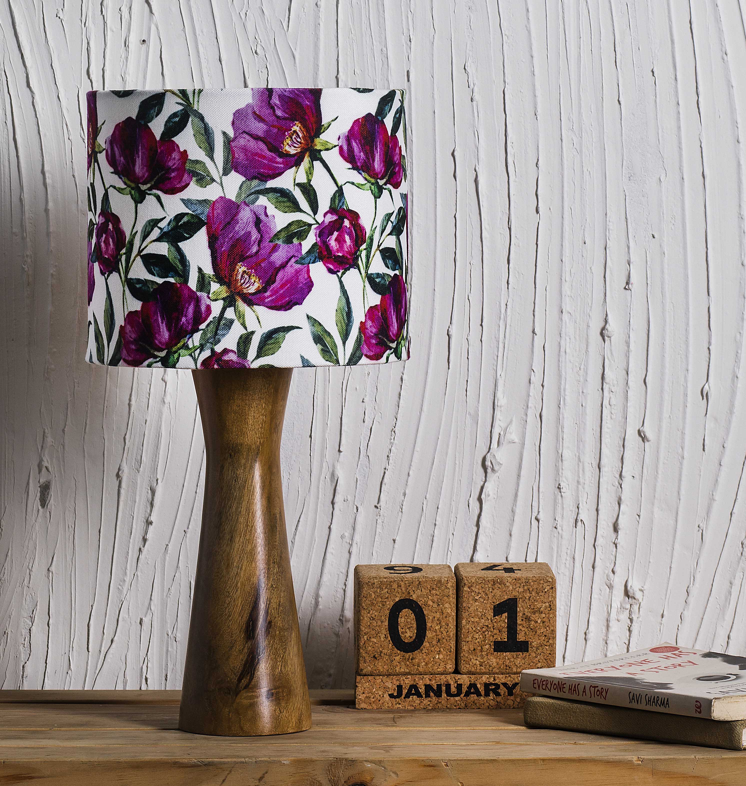 Kavi Flower Wooden Shade Lamp (Round)