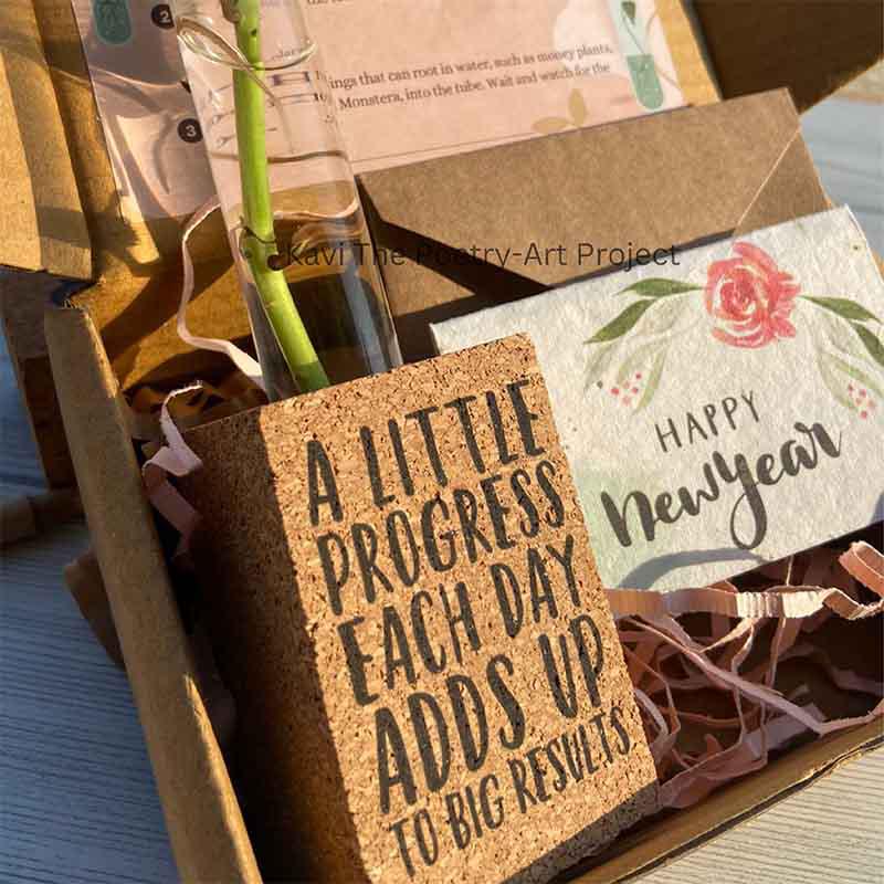 An amazing DIY acrylic wedding sign for your rustic favors display |  Totally Inspired
