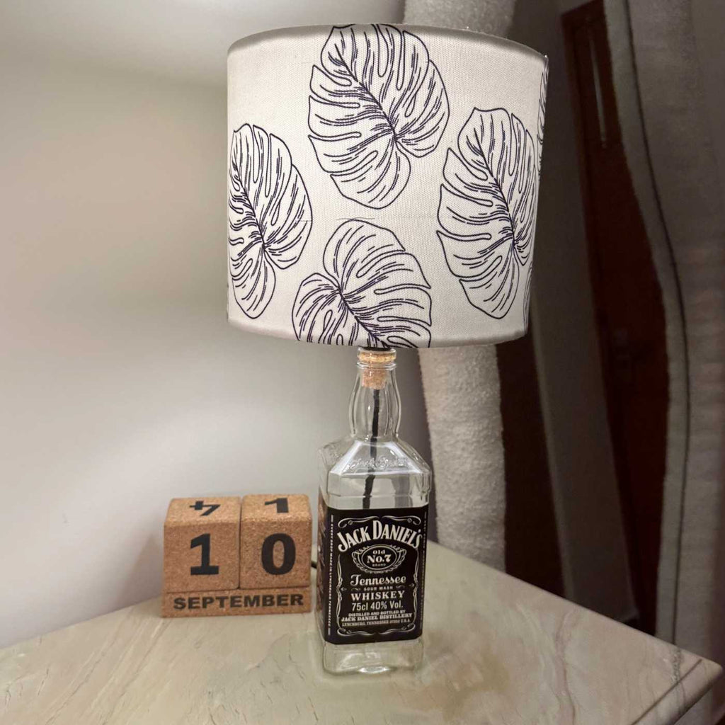 Lampe Design Jack Daniel's en palette - récup'art déco