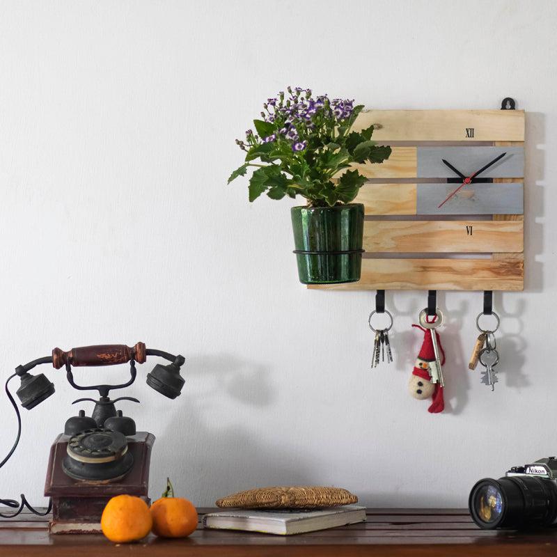 Multipurpose Wooden Board With Vat69 Planter (Grey)